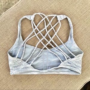 Lululemon Free to Be Wild Grey size 6